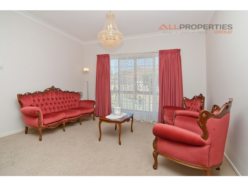 85 Ontario Cres, Parkinson QLD 4115