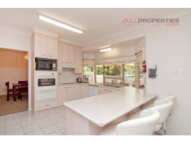 85 Ontario Cres, Parkinson QLD 4115