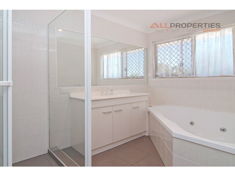 85 Ontario Cres, Parkinson QLD 4115