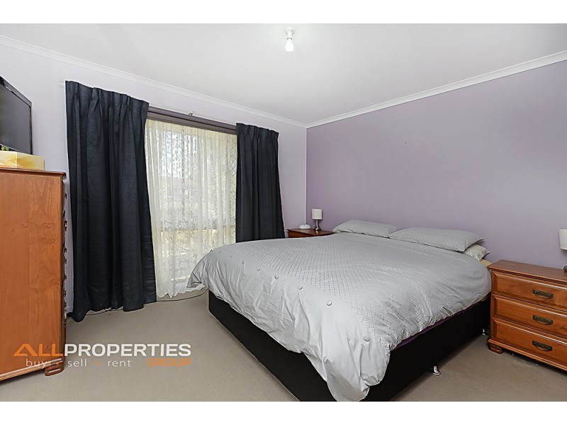 87 ESTRAMINA ROAD, Regents Park QLD 4118