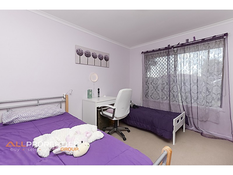 87 ESTRAMINA ROAD, Regents Park QLD 4118