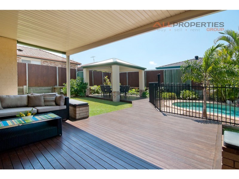 72 Lindfield St, Parkinson QLD 4115