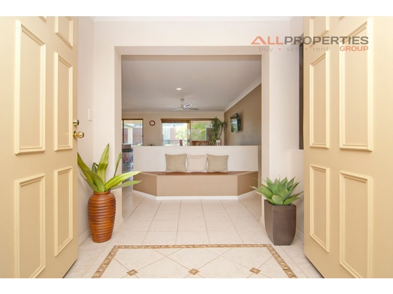 72 Lindfield St, Parkinson QLD 4115