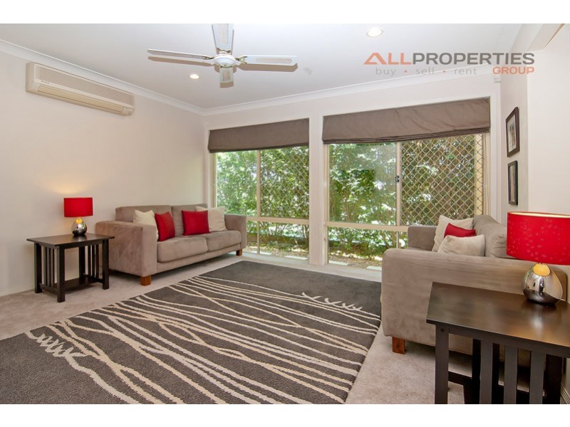 72 Lindfield St, Parkinson QLD 4115