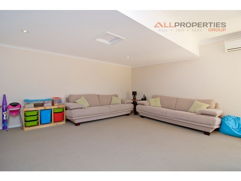 72 Lindfield St, Parkinson QLD 4115