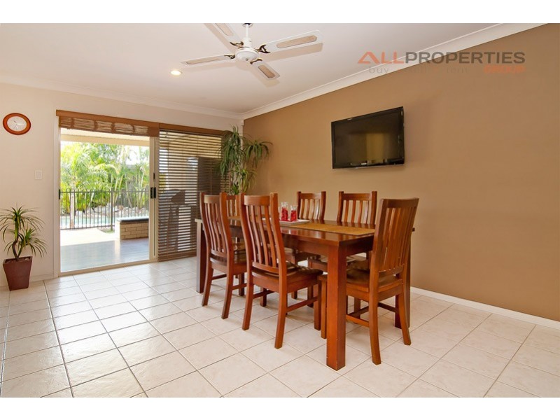72 Lindfield St, Parkinson QLD 4115