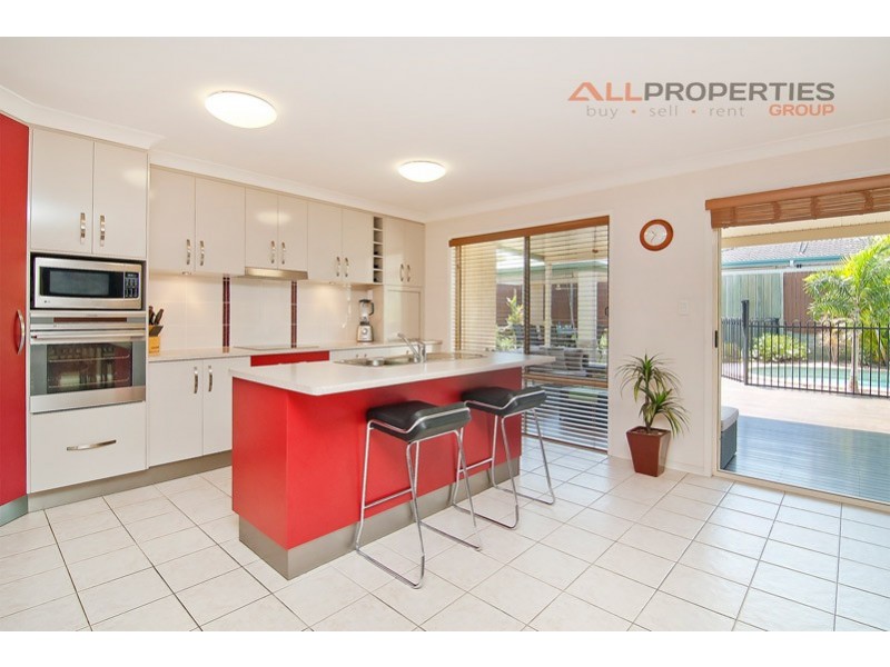 72 Lindfield St, Parkinson QLD 4115