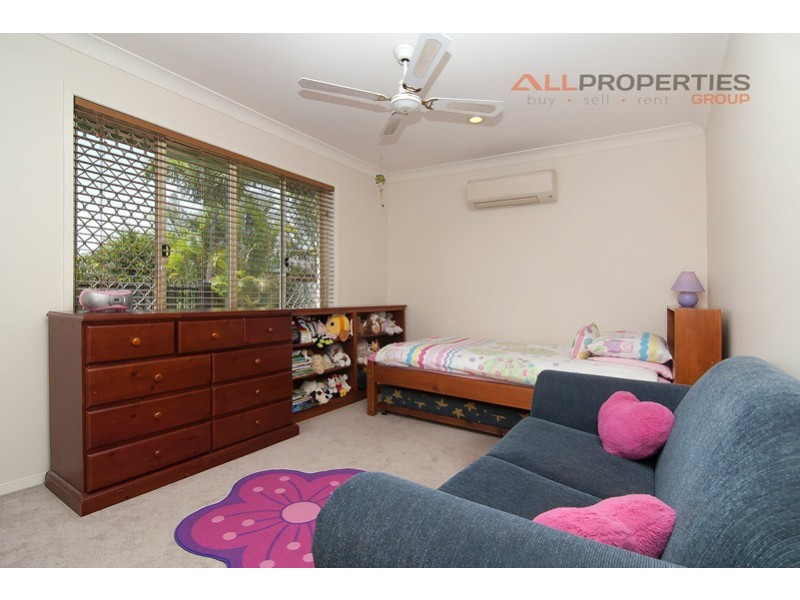 72 Lindfield St, Parkinson QLD 4115