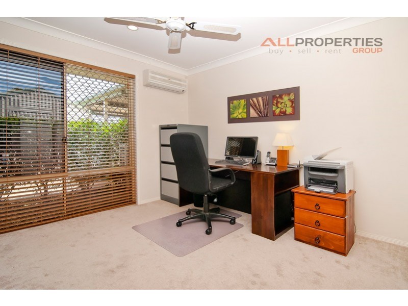 72 Lindfield St, Parkinson QLD 4115