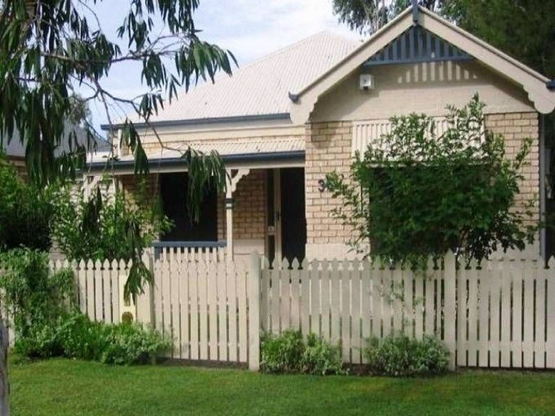 36 St James Street, Forest Lake QLD 4078