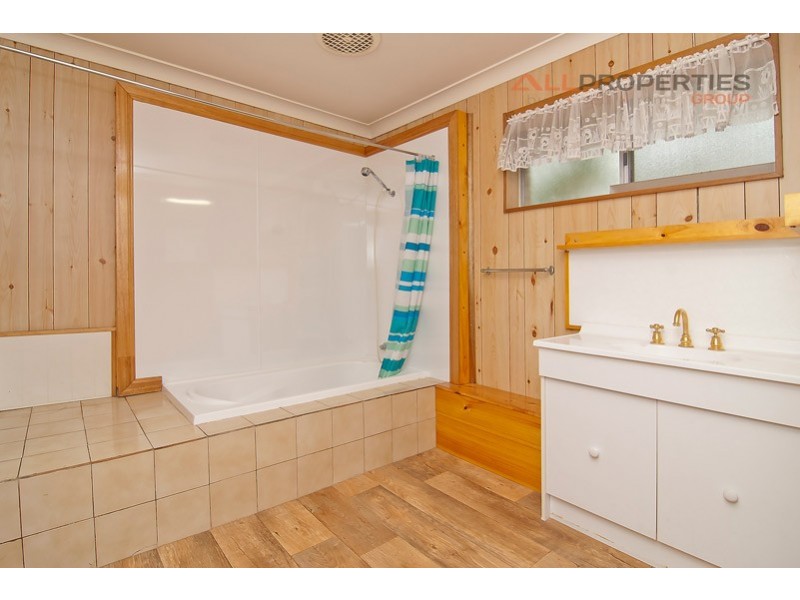 22 Lorikeet Lane, Bellbird Park QLD 4300