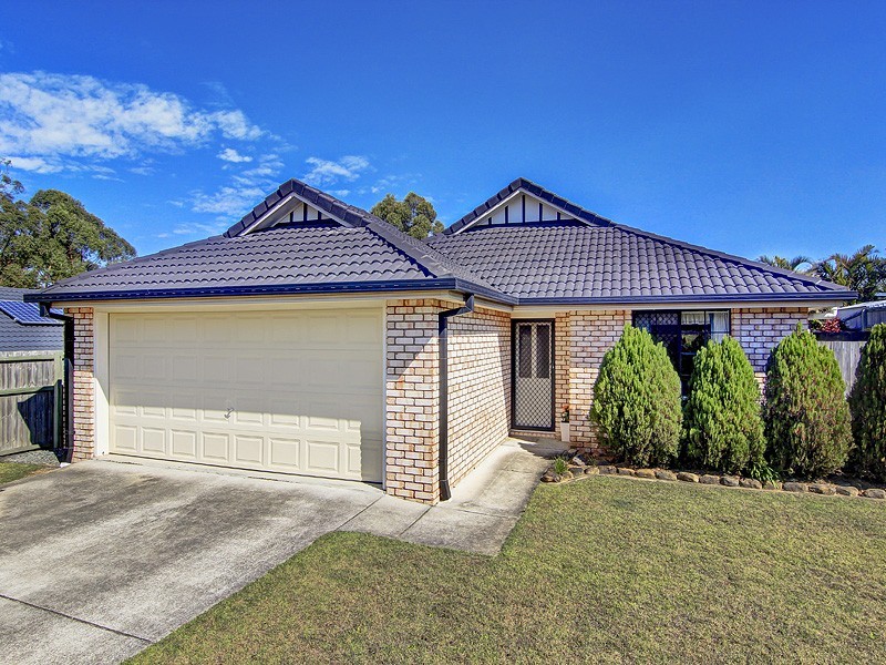 4 SAMIA COURT, Regents Park QLD 4118