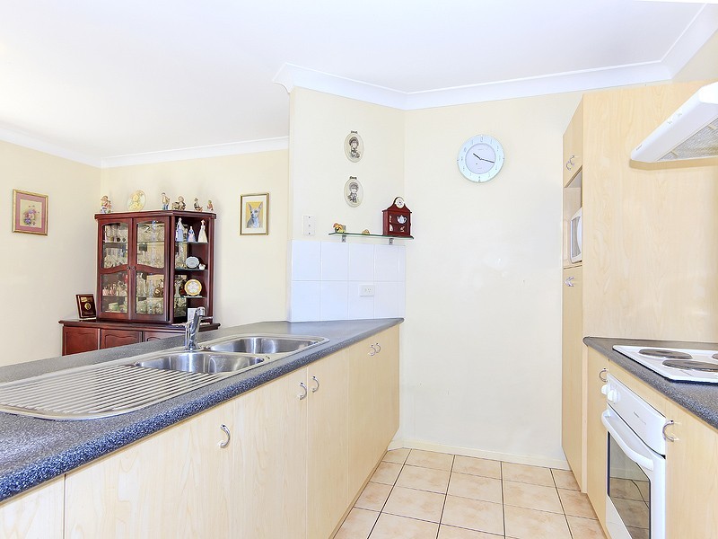 4 SAMIA COURT, Regents Park QLD 4118