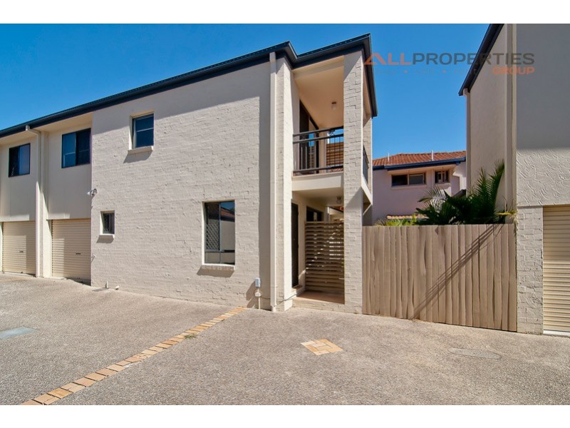 4/7 Eversley Tce, Yeronga QLD 4104