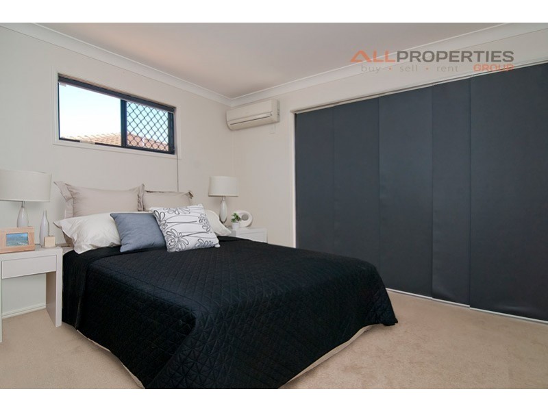 4/7 Eversley Tce, Yeronga QLD 4104