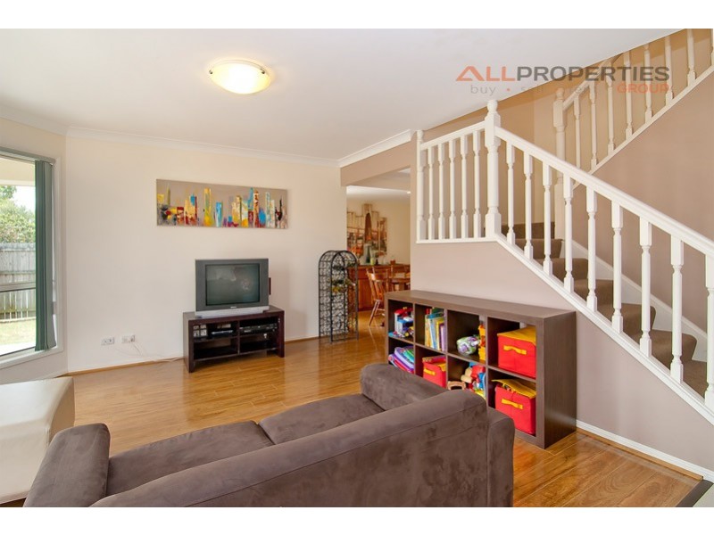 27 Karajini Cres, Parkinson QLD 4115