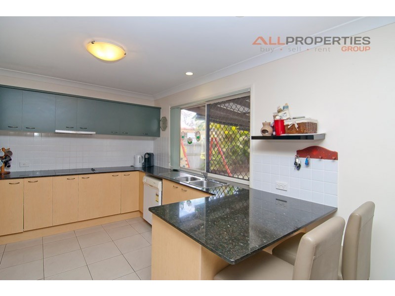 27 Karajini Cres, Parkinson QLD 4115