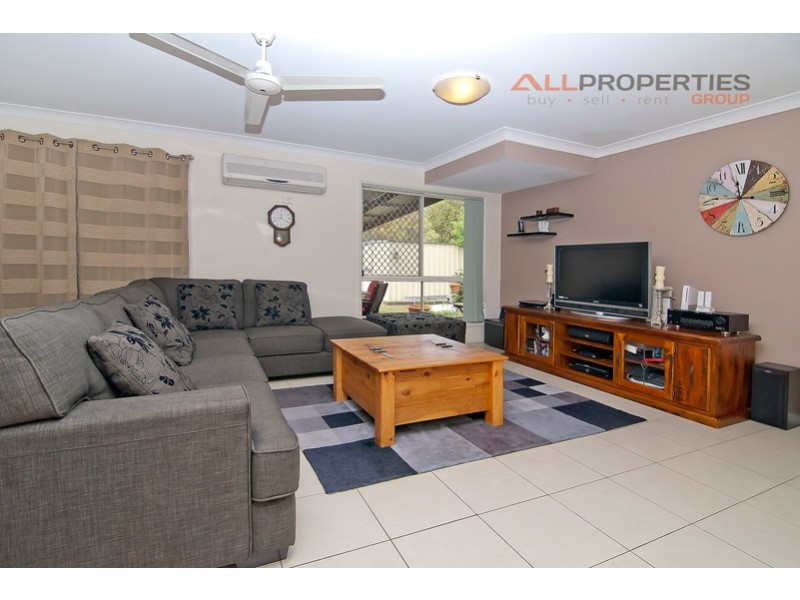 27 Karajini Cres, Parkinson QLD 4115