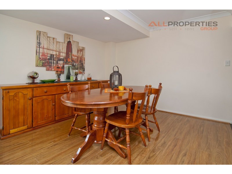 27 Karajini Cres, Parkinson QLD 4115