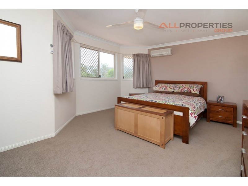 27 Karajini Cres, Parkinson QLD 4115