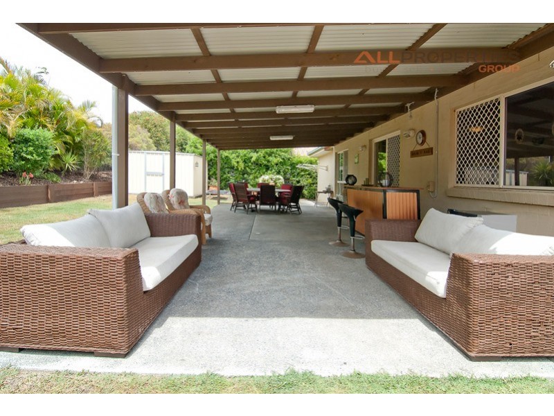 27 Karajini Cres, Parkinson QLD 4115