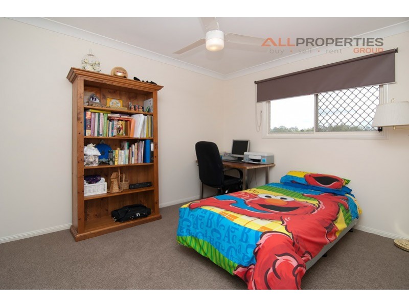 27 Karajini Cres, Parkinson QLD 4115