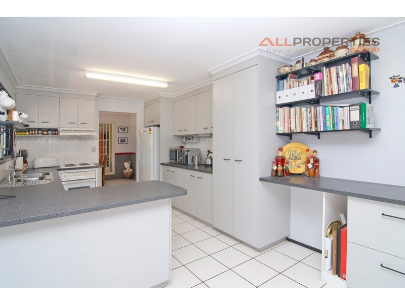 5 CLOVER COURT, Regents Park QLD 4118