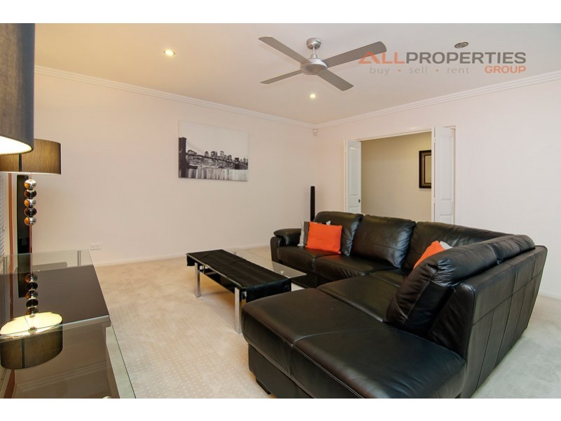 15 Domatia Street, Heathwood QLD 4110