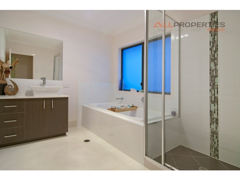 15 Domatia Street, Heathwood QLD 4110