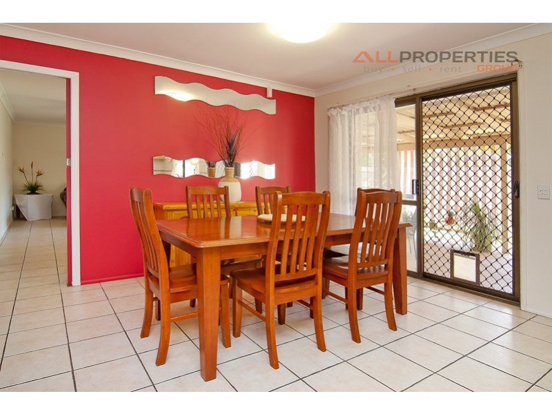 1 MINT GROVE, Regents Park QLD 4118