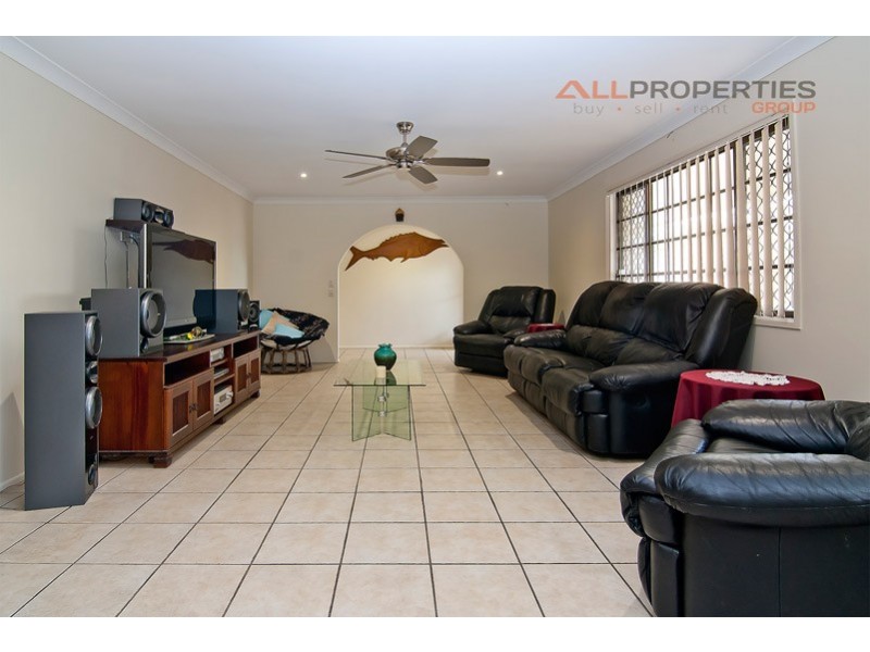 1 MINT GROVE, Regents Park QLD 4118