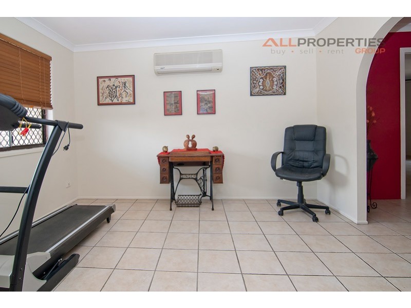 1 MINT GROVE, Regents Park QLD 4118
