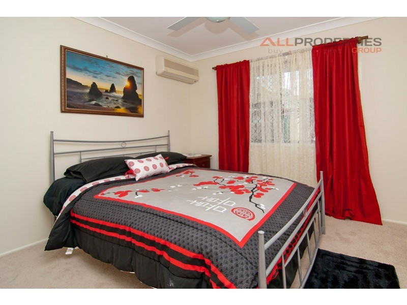 1 MINT GROVE, Regents Park QLD 4118