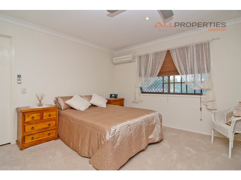 1 MINT GROVE, Regents Park QLD 4118