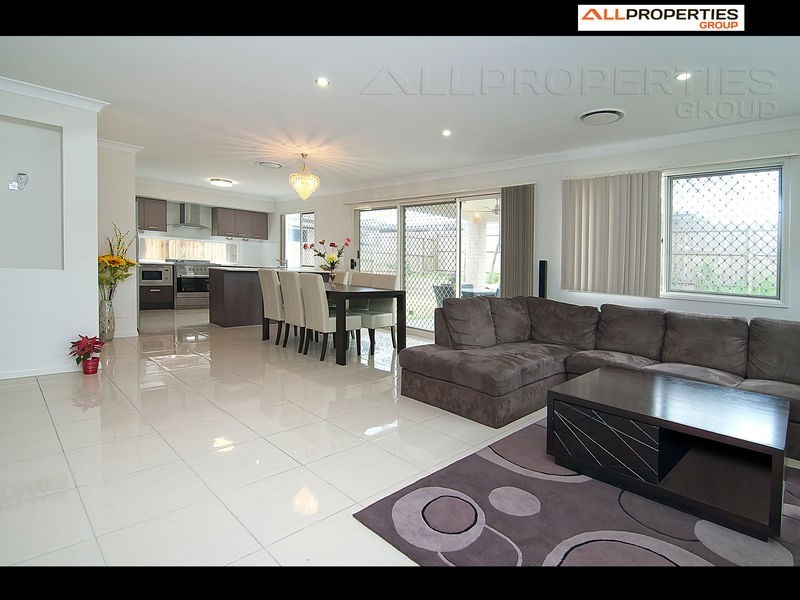 4 Casuarina Circuit, Heathwood QLD 4110