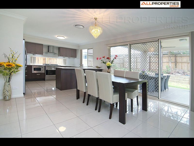 4 Casuarina Circuit, Heathwood QLD 4110