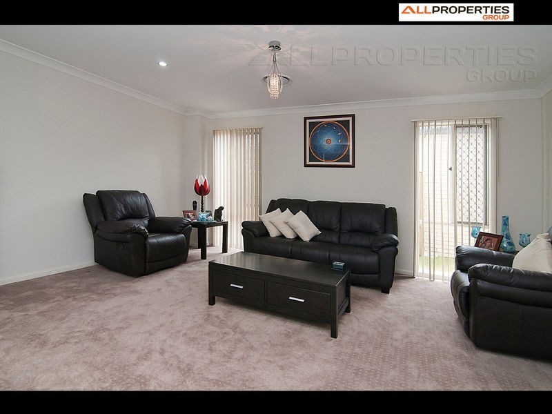 4 Casuarina Circuit, Heathwood QLD 4110