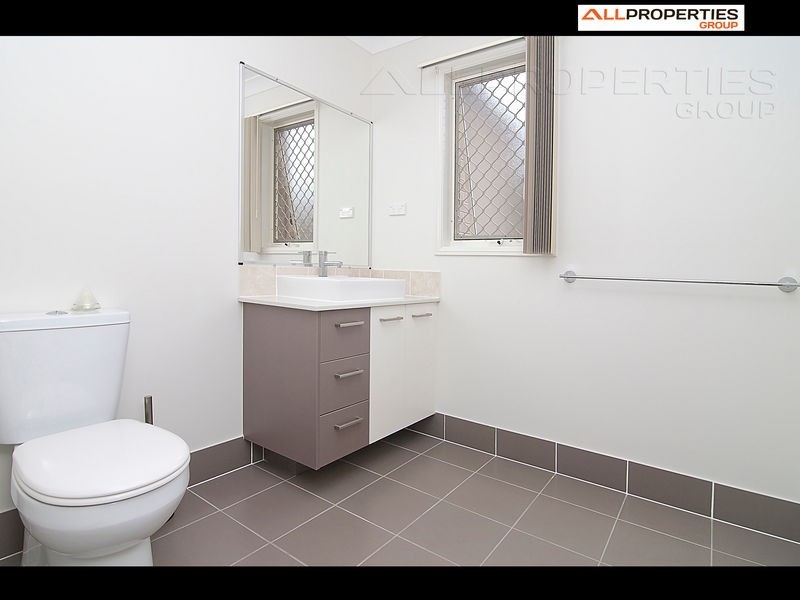 4 Casuarina Circuit, Heathwood QLD 4110