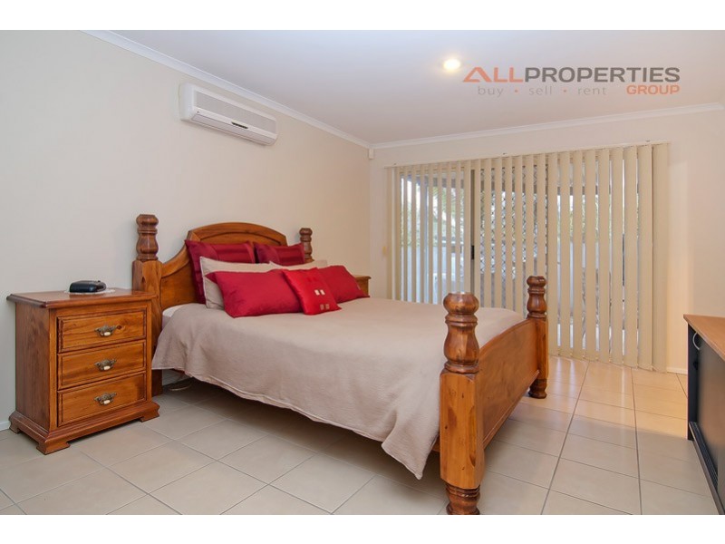 8 Strathaird Pl, Parkinson QLD 4115