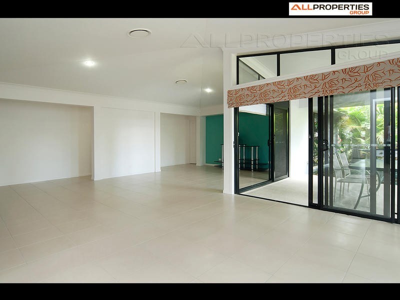 26 Cypress Street, Heathwood QLD 4110