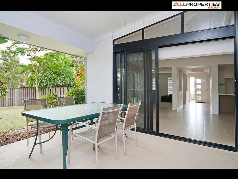 26 Cypress Street, Heathwood QLD 4110