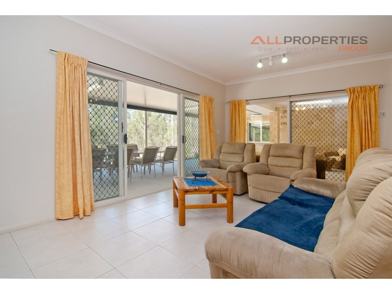 39 Canthook Crescent, New Beith QLD 4124