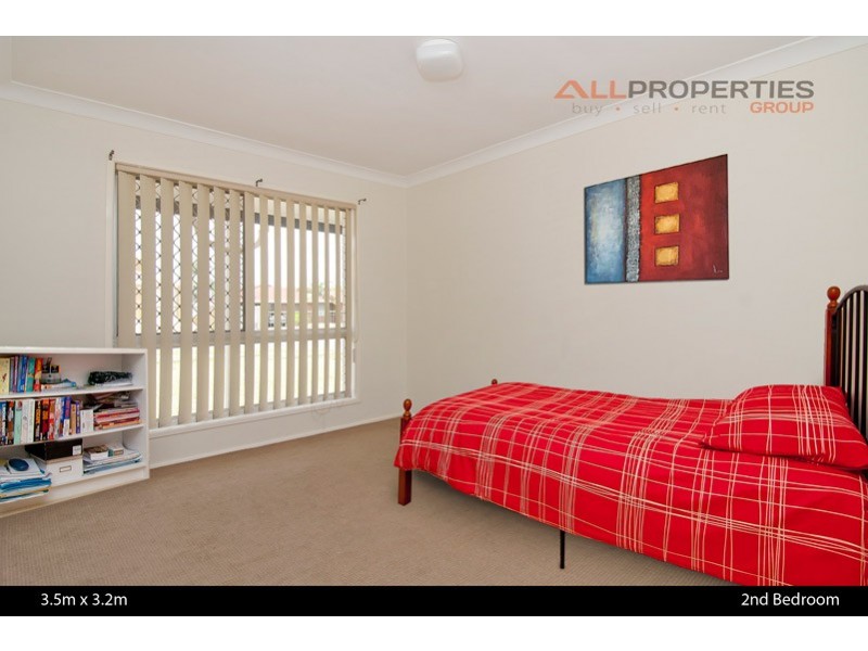 32 Vergulde Road, Regents Park QLD 4118