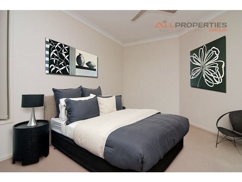 20 Elm Place, Heathwood QLD 4110