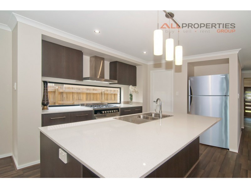 17 Wirewood Place, Heathwood QLD 4110