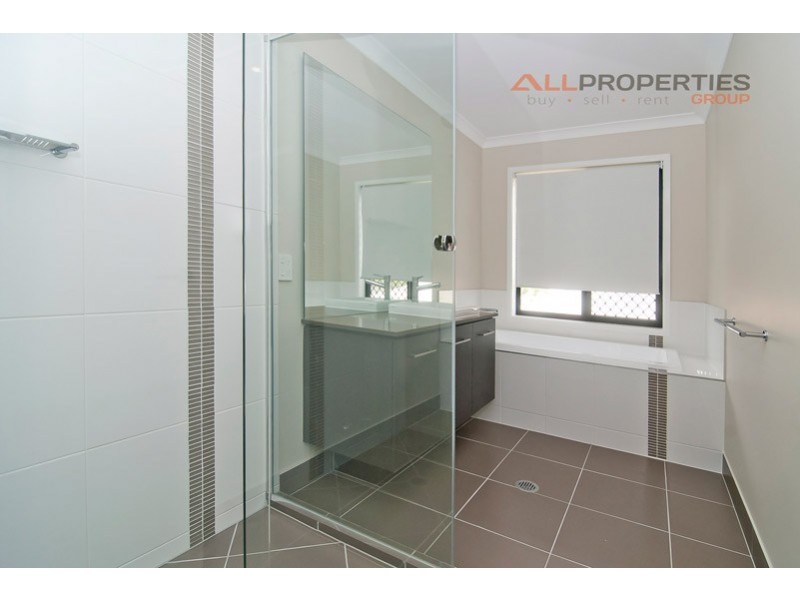 17 Wirewood Place, Heathwood QLD 4110