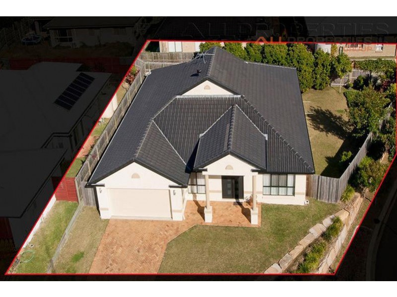 33 Parkwood Dr, Heathwood QLD 4110