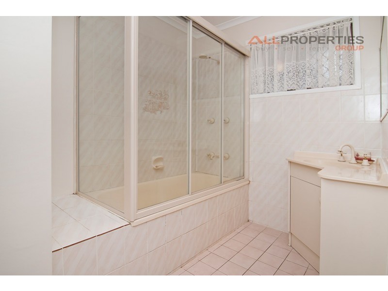 1 LETITIA STREET, Regents Park QLD 4118