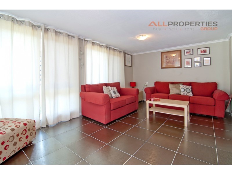 9 BILLABONG COURT, Regents Park QLD 4118