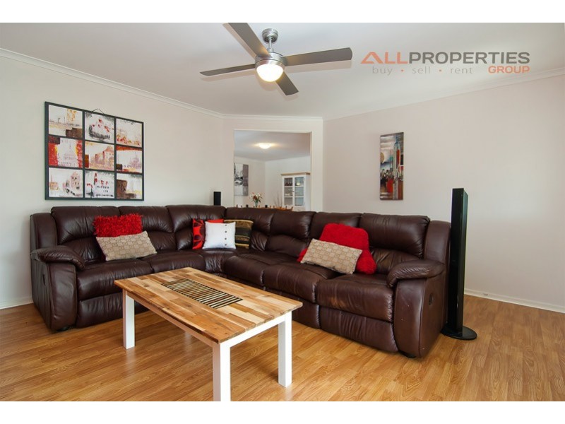 9 BILLABONG COURT, Regents Park QLD 4118